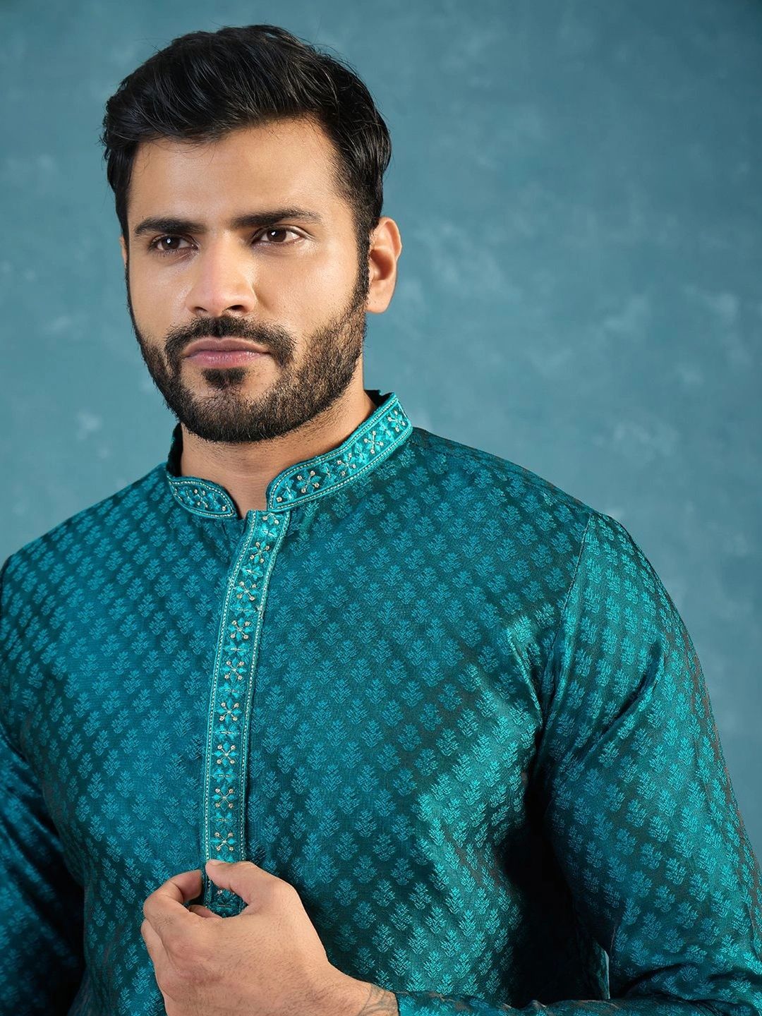 House of Pataudi Men Thread Work Kurta