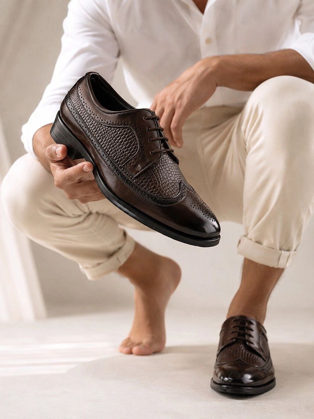 House of Pataudi Men Textured Formal Brogues