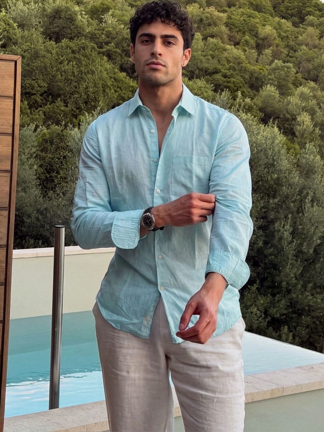 Urban Scissors Men Slim Fit Casual Shirt with Spread Collar