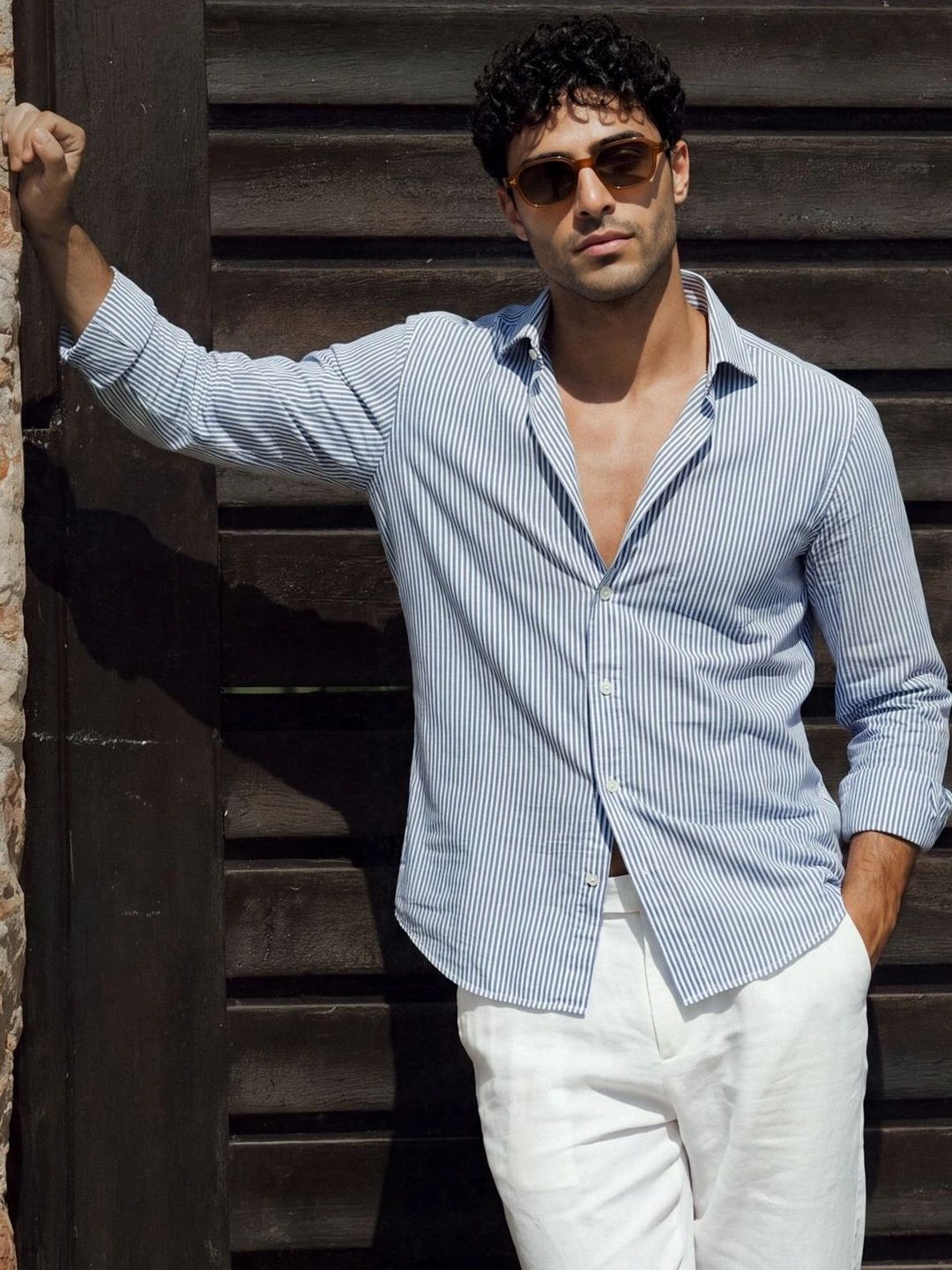 Urban Scissors Men Slim Fit Striped Casual Shirt