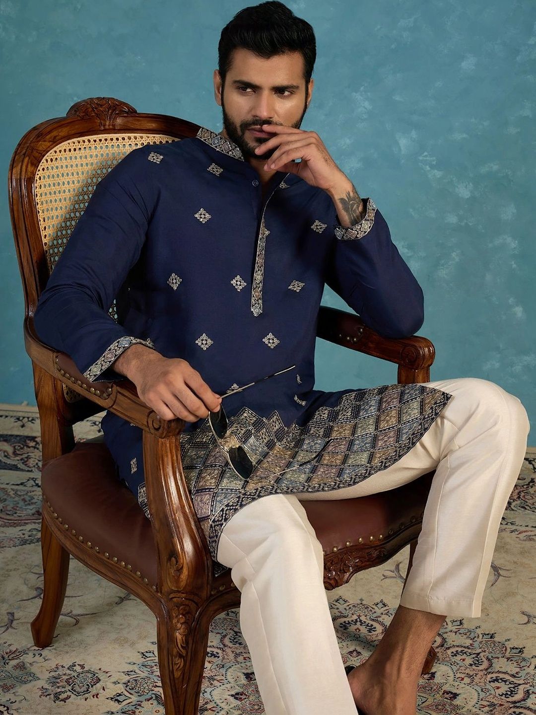 House of Pataudi Embroidered Mandarin Collar Knee Length Straight Kurta