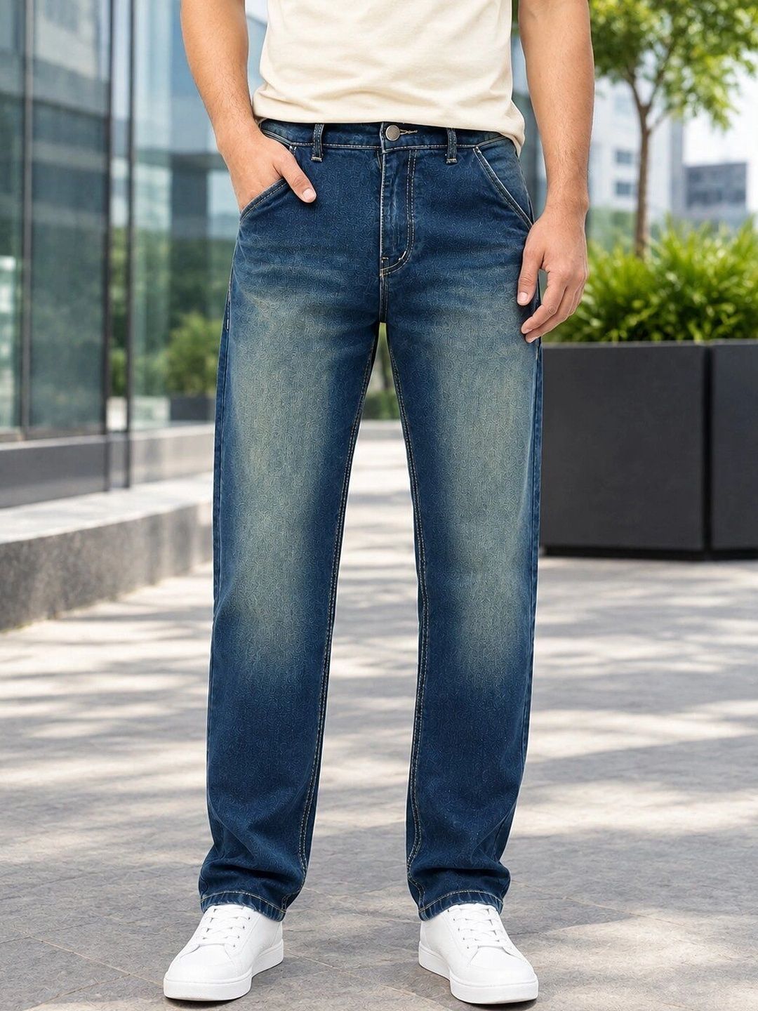 Encrypt Men Relaxed Fit Mid-Rise Low Distress Jeans