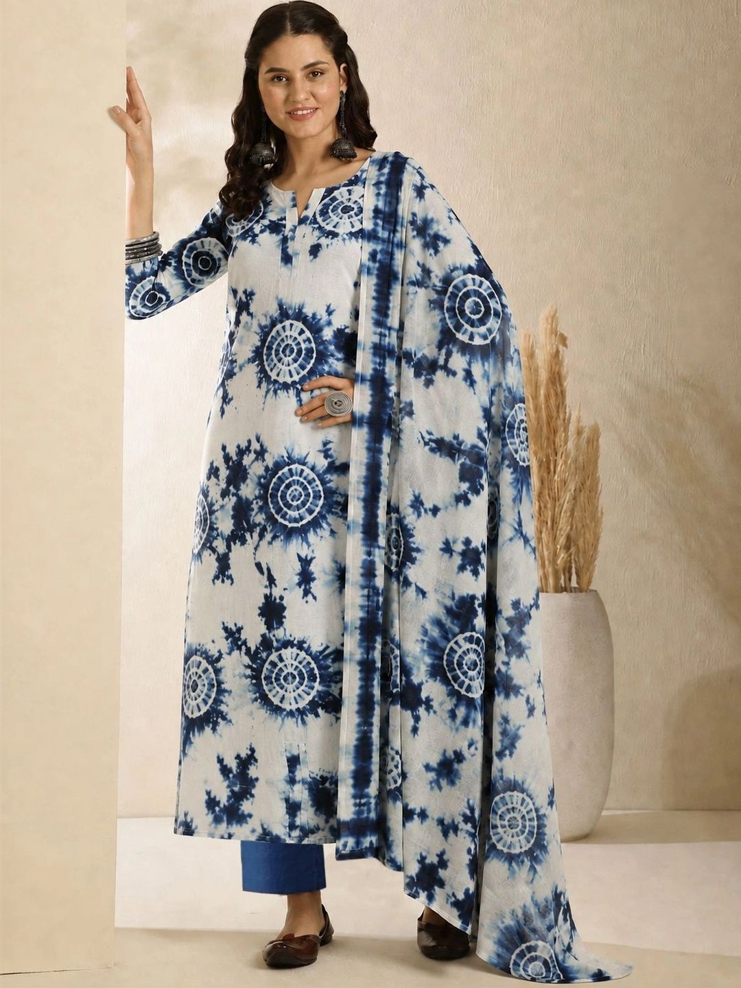 Sangria Women Dyed Regular Kurta with Trousers & With Dupatta