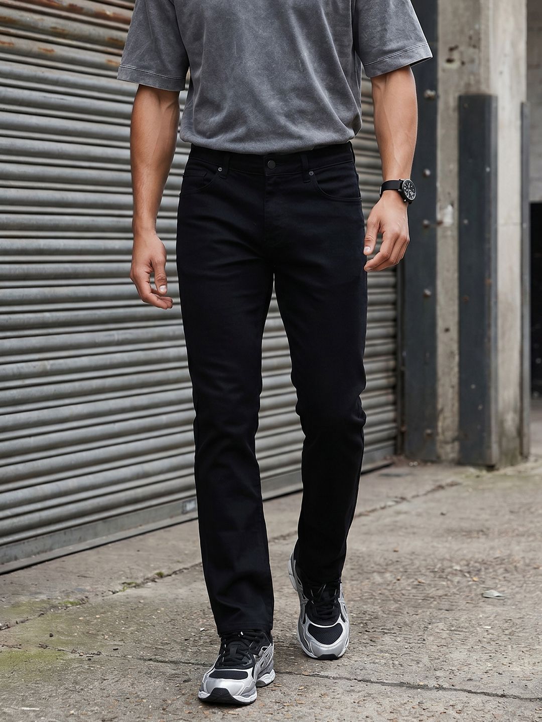 The Roadster Life Co. Men Slim Fit Jeans