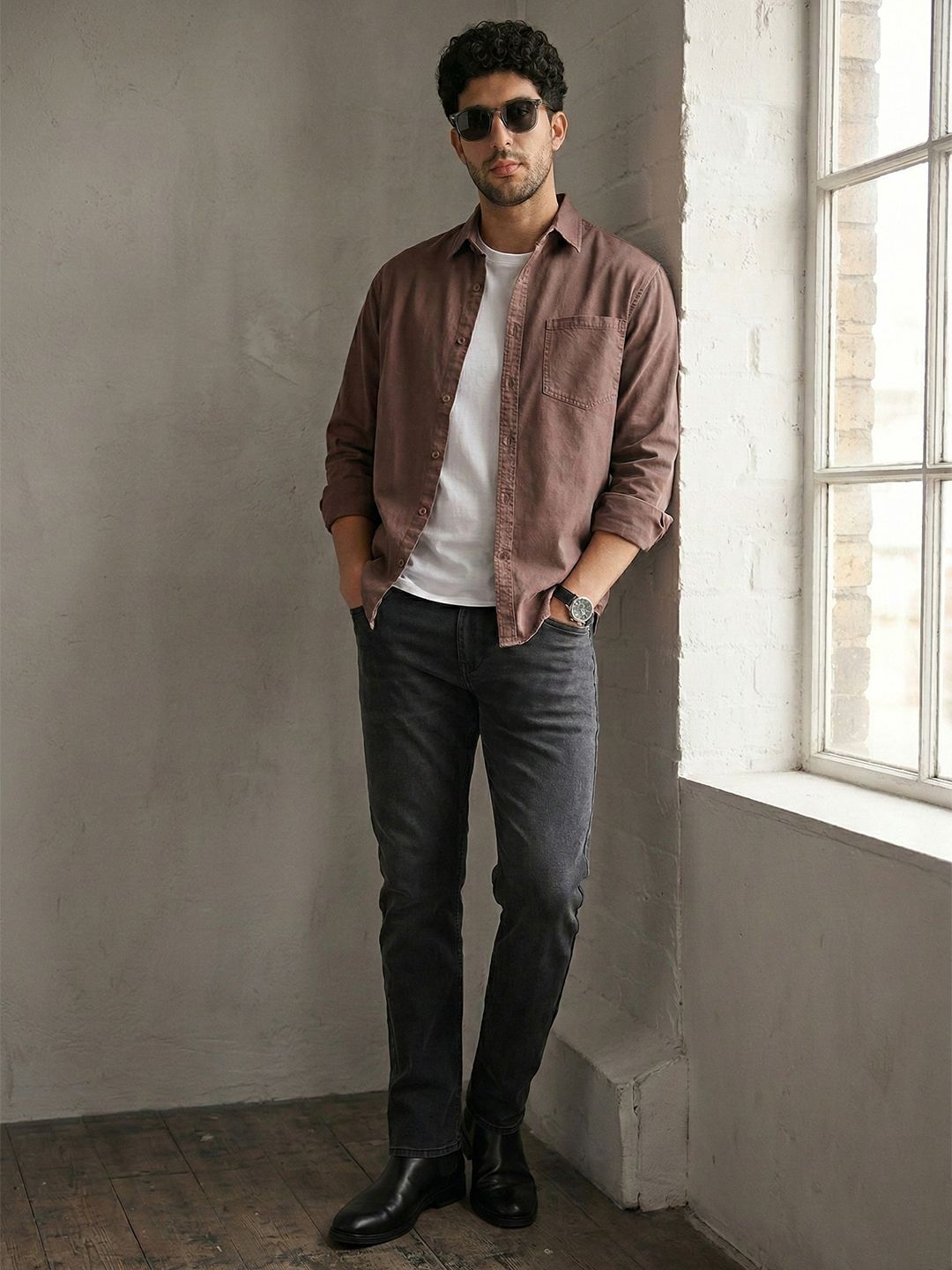 The Roadster Life Co. Men Slim Fit Light Fade Stretchable Jeans With Bag