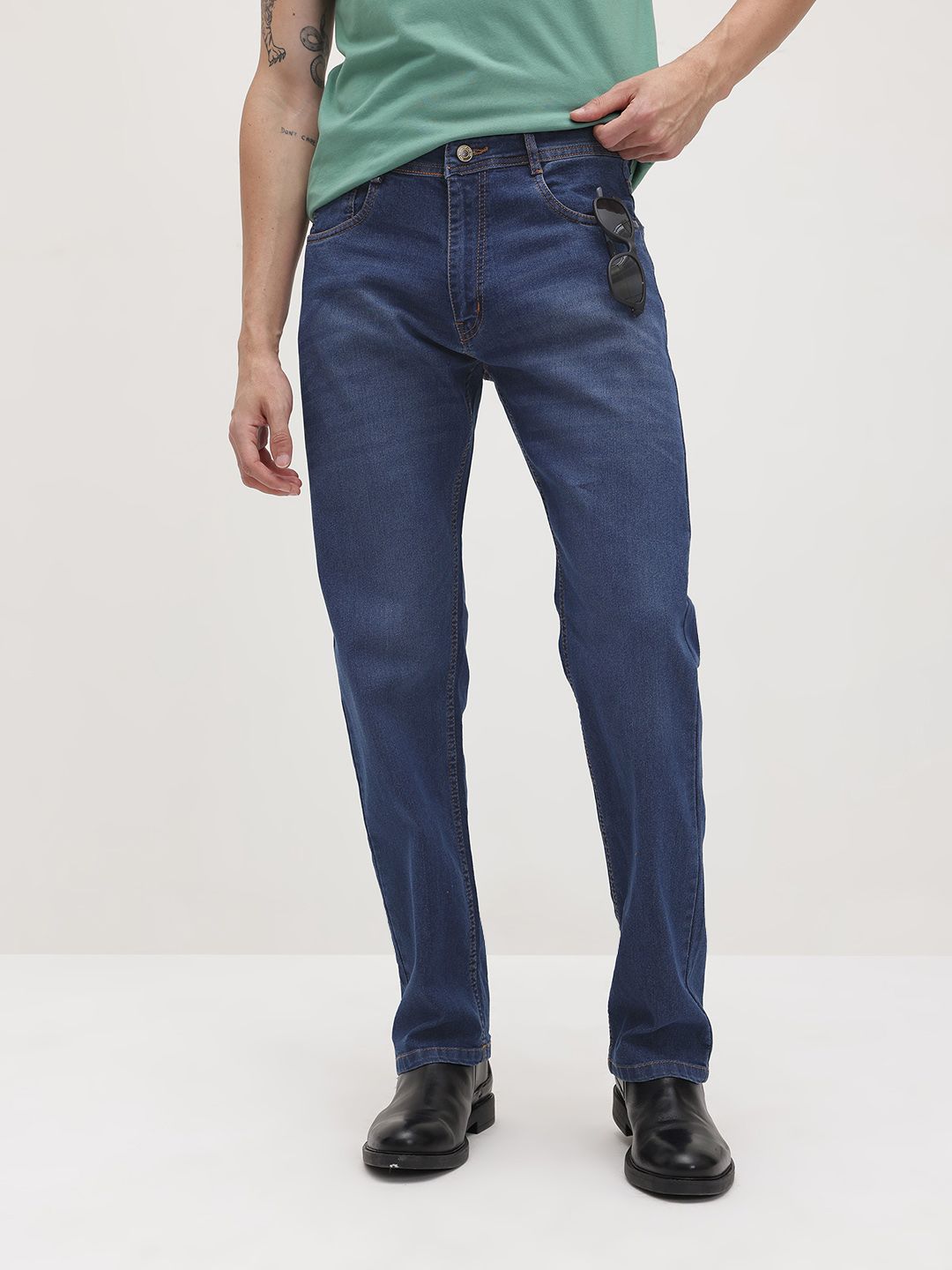 The Roadster Life Co. Men Regular Fit Mid-Rise Light Fade Stretchable Jeans