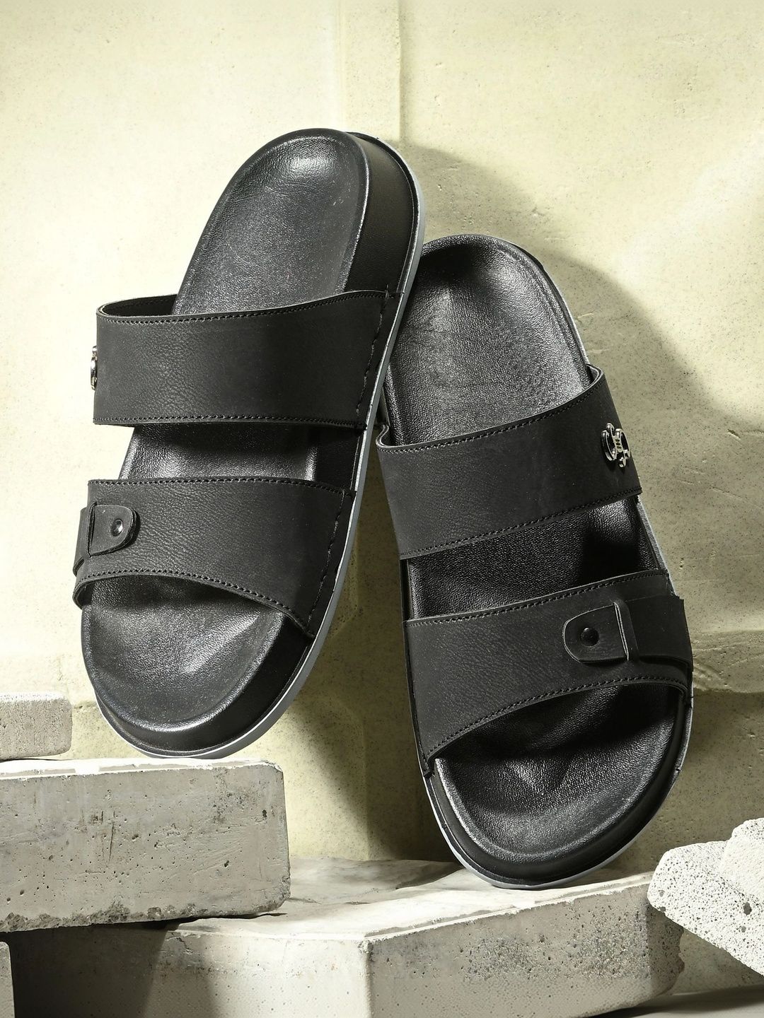 The Roadster Lifestyle Co. Men Comfort Sandals