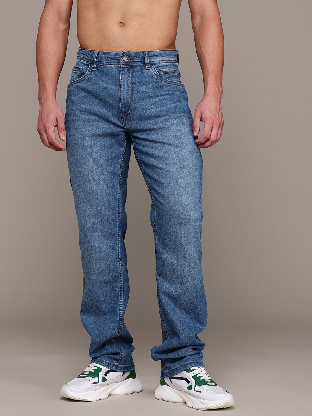 The Roadster Lifestyle Co. Men Light Fade Stretchable Jeans