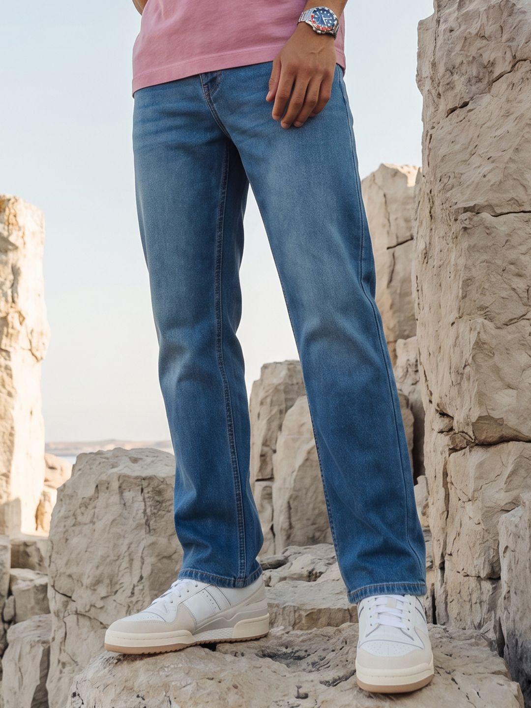 The Roadster Life Co. Men Straight Fit Light Fade Stretchable Jeans
