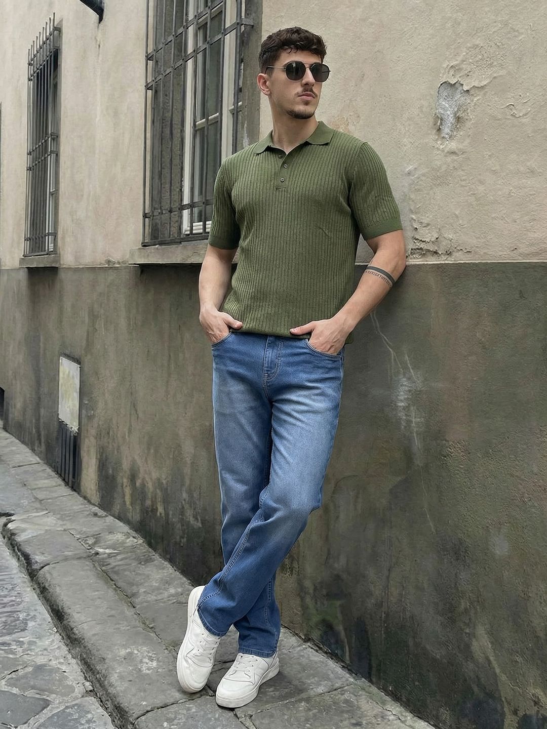 The Roadster Life Co. Men Straight Fit Mid-Rise Light Fade Stretchable Jeans
