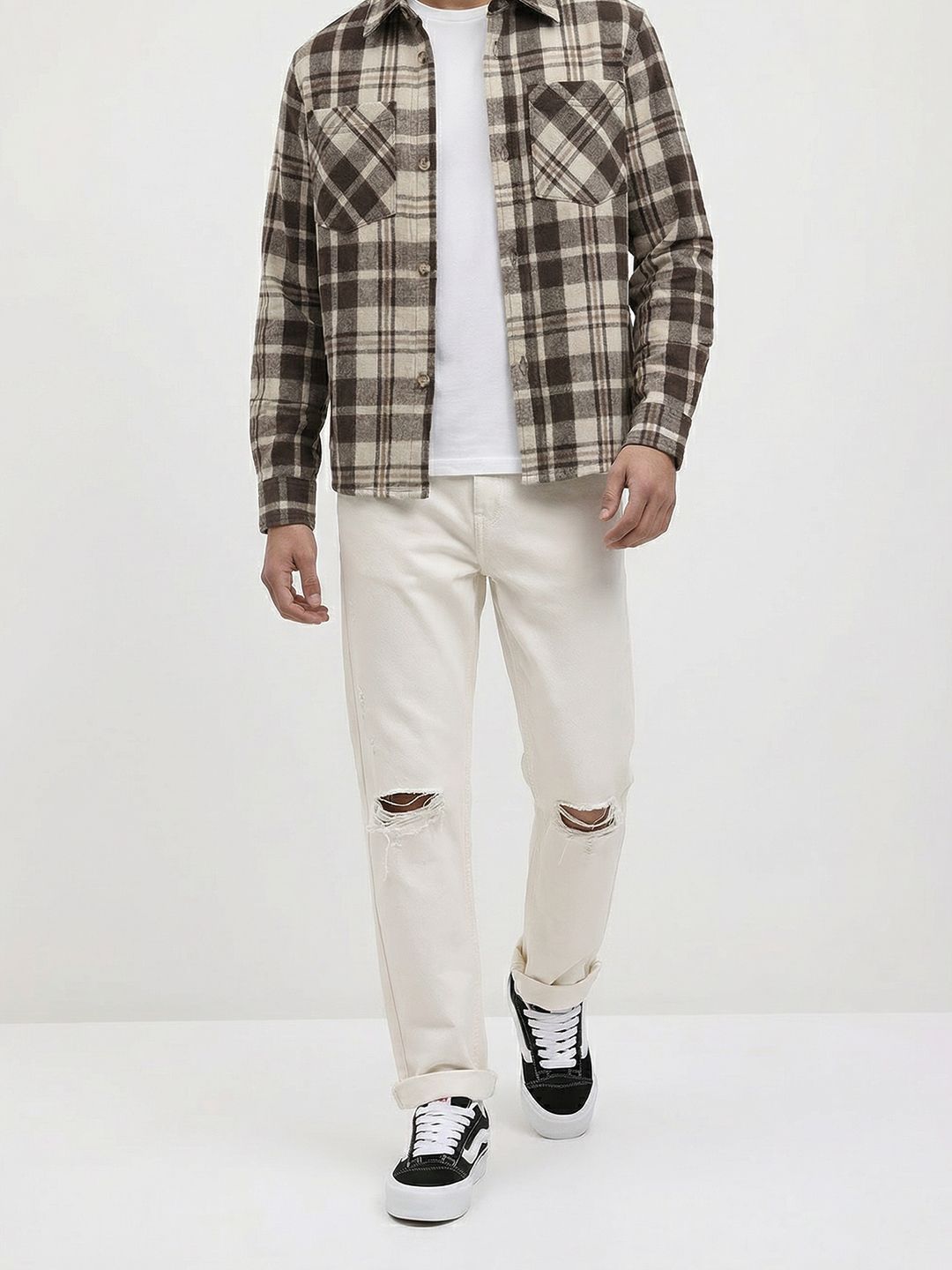 The Roadster Lifestyle Co. Men Relaxed Fit Ripped Jeans