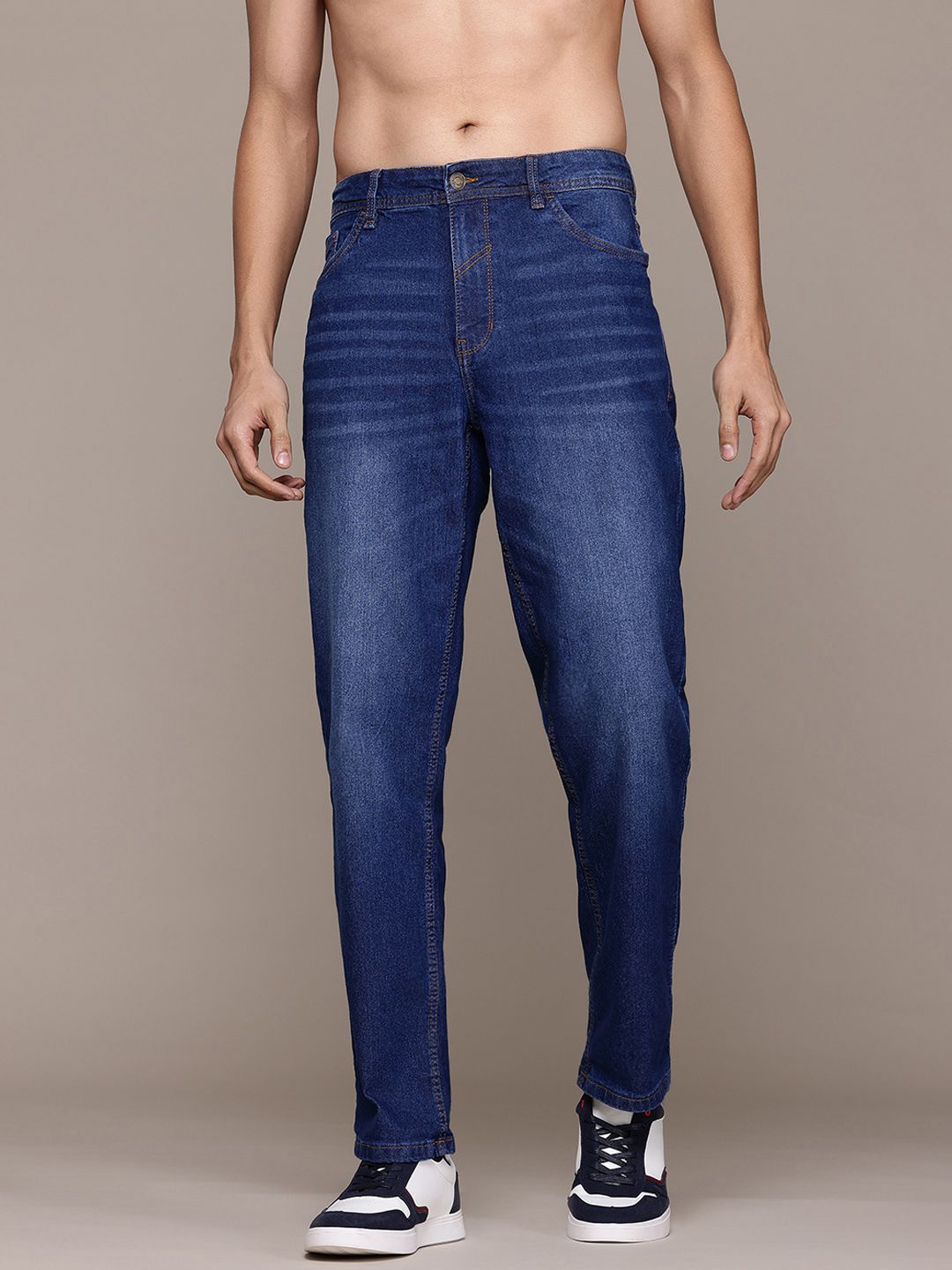 The Roadster Lifestyle Co. Men Straight Fit Light Fade Stretchable Jeans