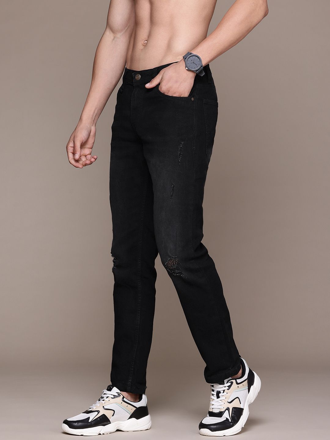 The Roadster Lifestyle Co. Men Slim Fit Low Distress Light Fade Stretchable Jeans
