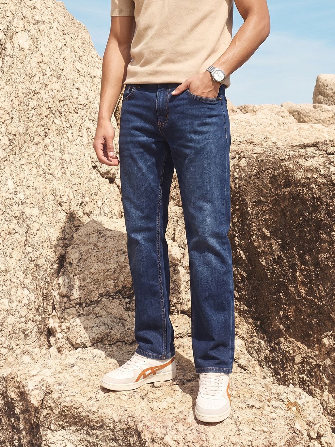 The Roadster Life Co. Men Regular Fit Light Fade Stretchable Jeans