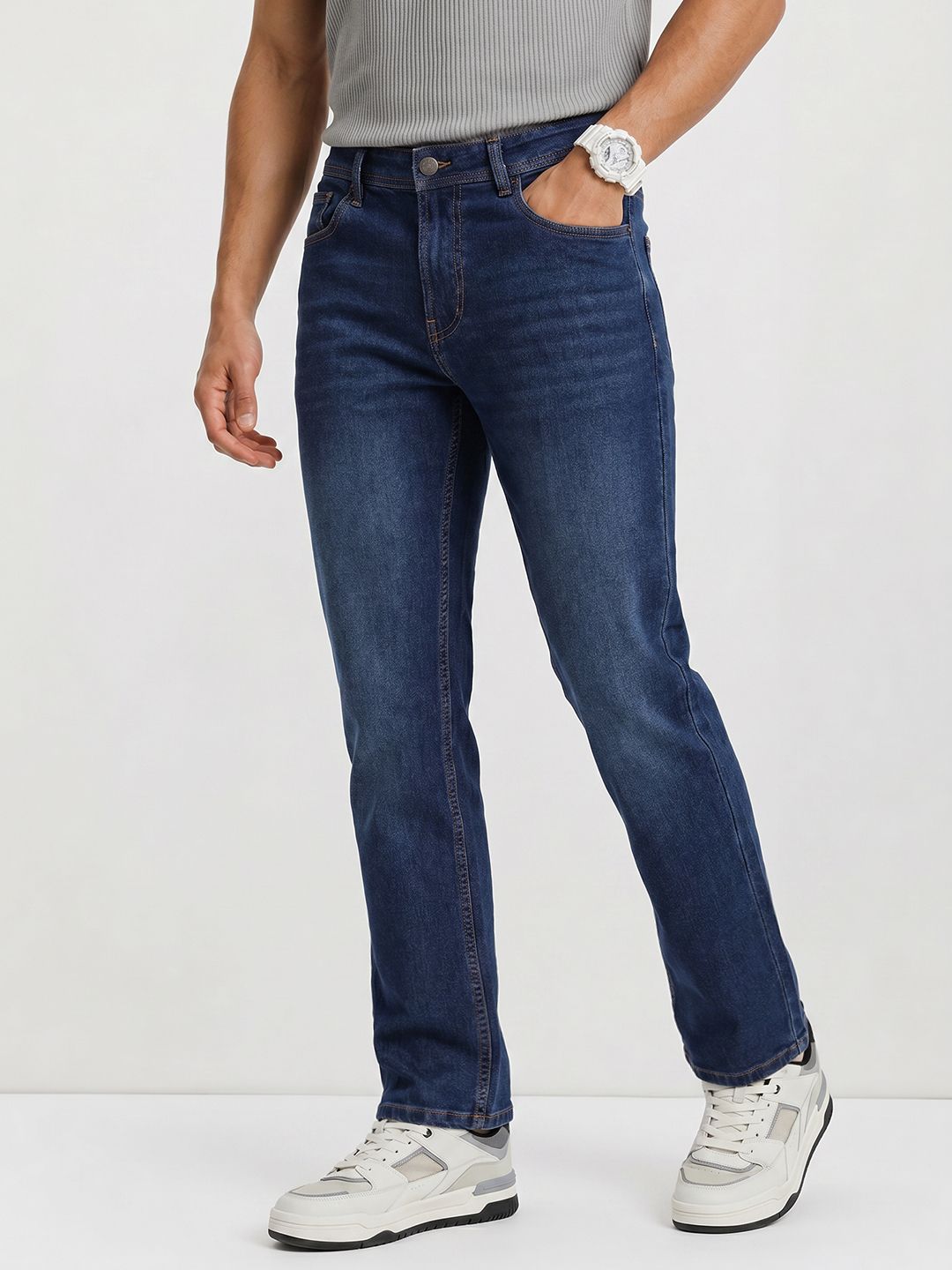 The Roadster Life Co. Men Regular Fit Light Fade Stretchable Jeans