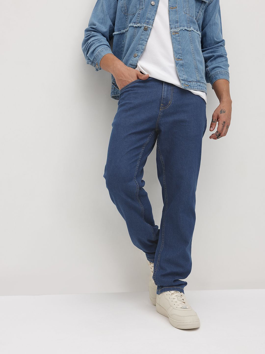 The Roadster Life Co. Men Regular Fit Mid-Rise Stretchable Jeans