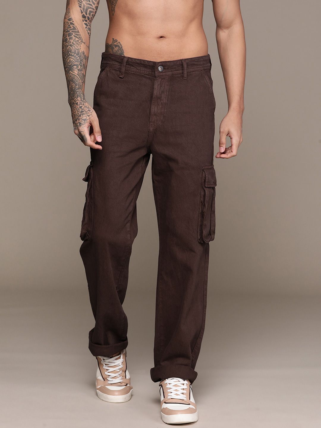 The Roadster Lifestyle Co. Men Straight Fit Cargo Jeans