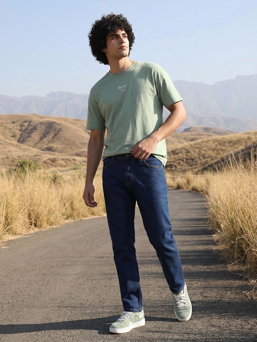 The Roadster Life Co. Men Regular Fit Mid-Rise Cotton Jeans