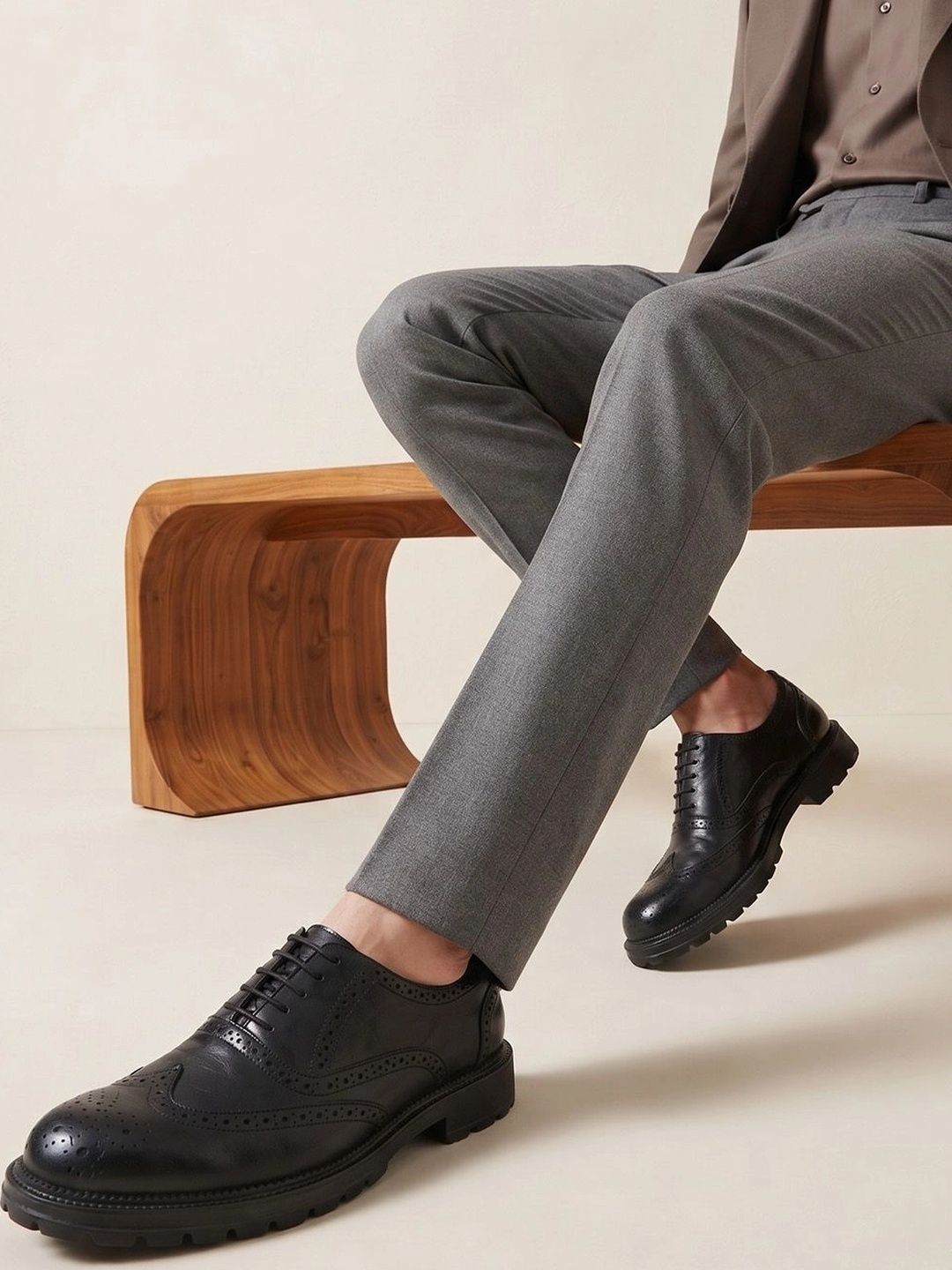 House of Pataudi Men Textured Formal Brogues