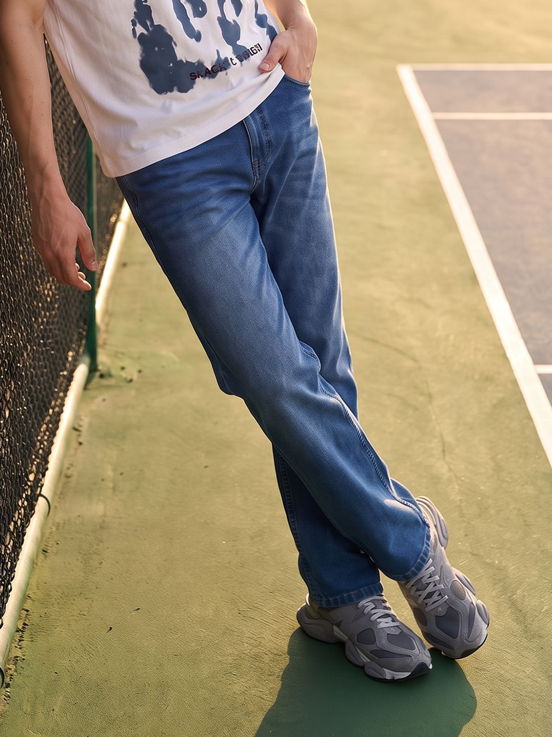 Aeropostale Men Relaxed Fit Light Fade Stretchable Jeans