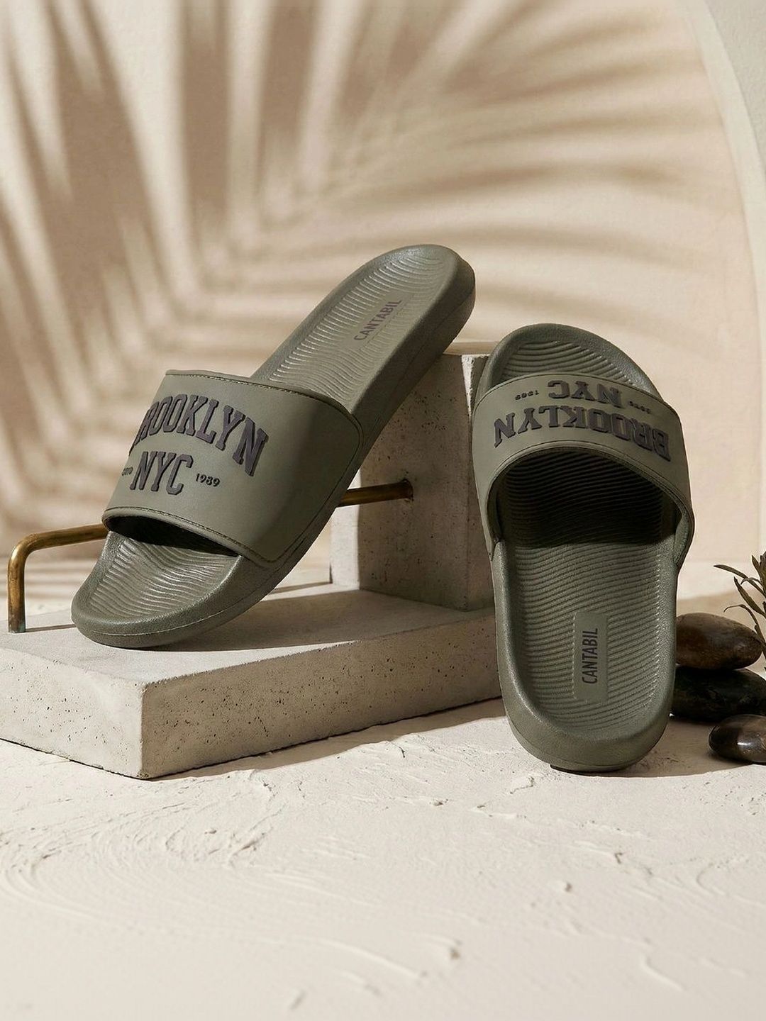 Cantabil Men Colourblocked Rubber Sliders