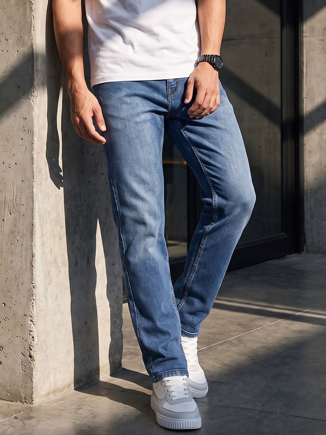 The Roadster Life Co. Men Straight Fit Light Fade Stretchable Jeans