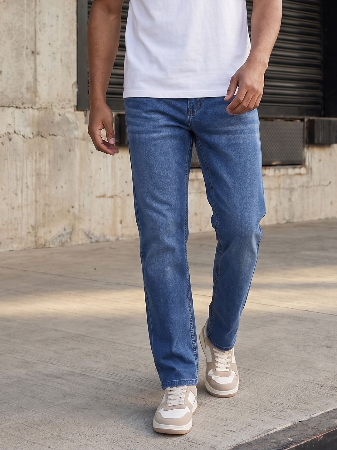 The Roadster Life Co. Men Straight Fit Light Fade Jeans