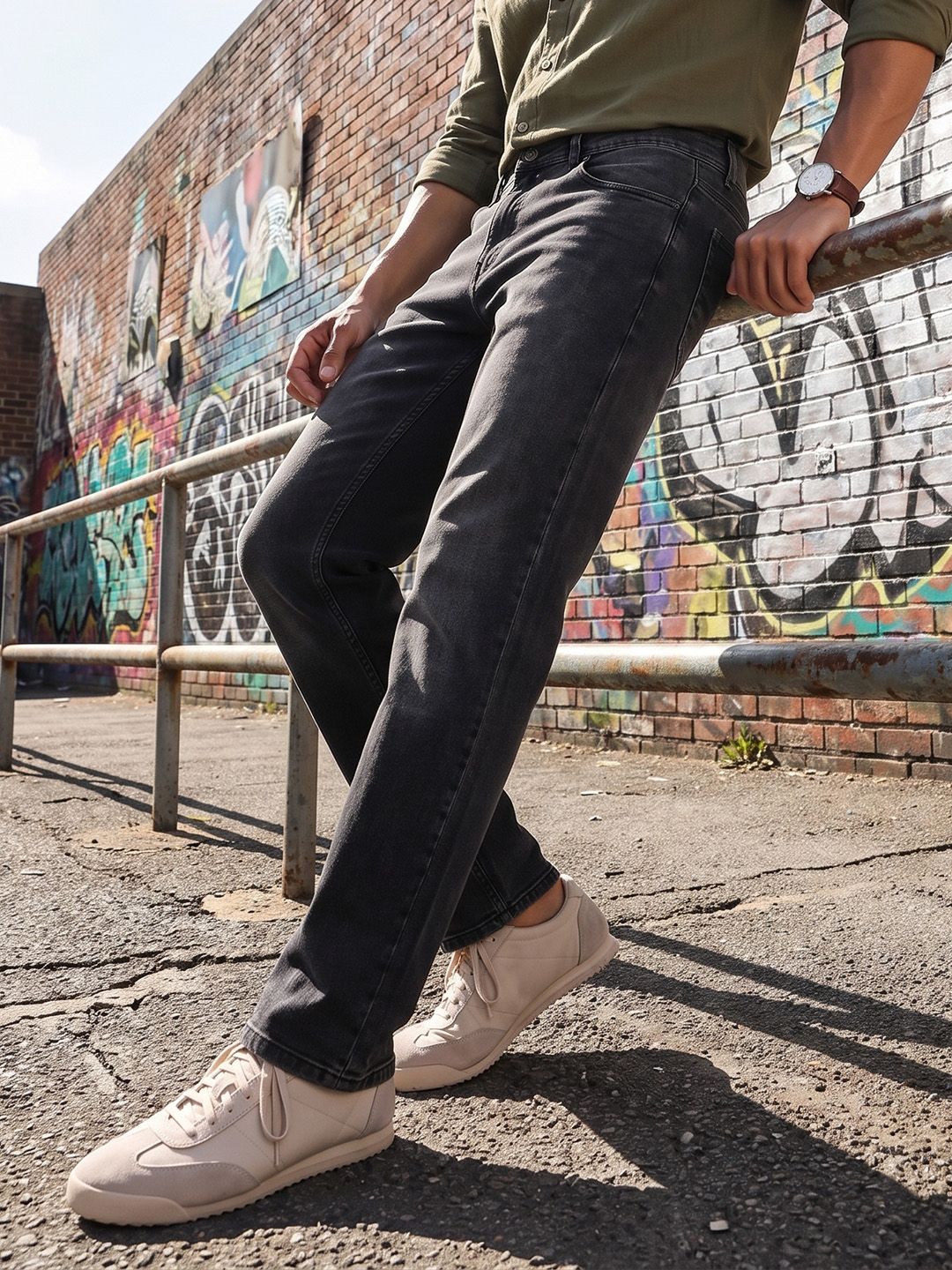 The Roadster Life Co. Men Straight Fit Light Fade Stretchable Jeans