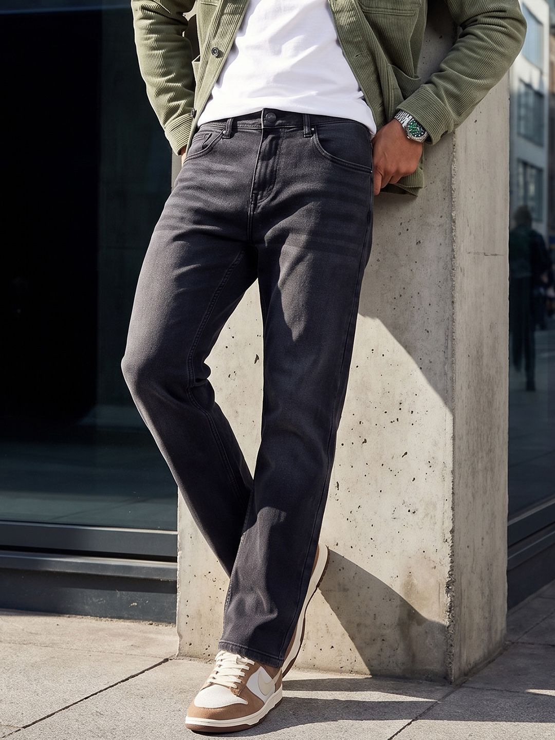 The Roadster Life Co. Men Straight Fit Light Fade Stretchable Jeans