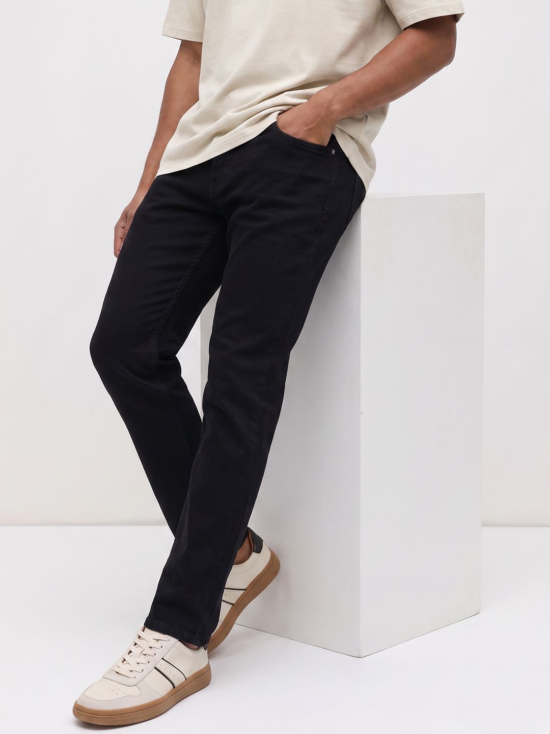 The Roadster Life Co. Men Slim Fit Stretchable Jeans