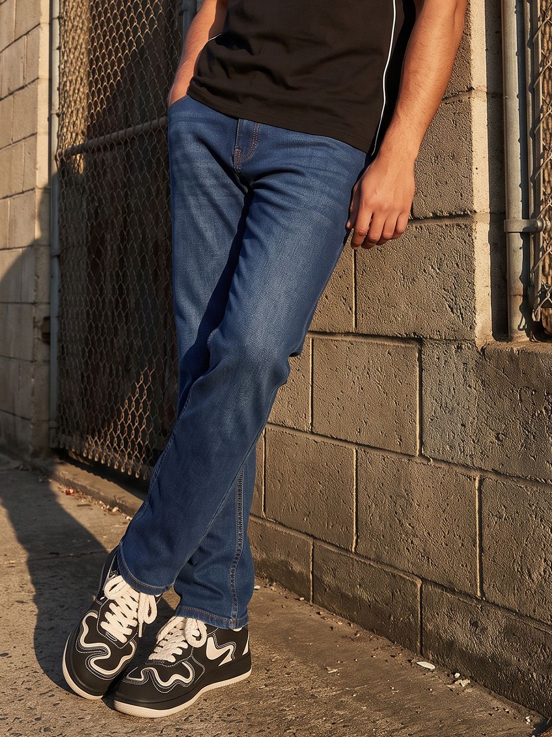 The Roadster Life Co. Men Regular Fit Light Fade Stretchable Jeans