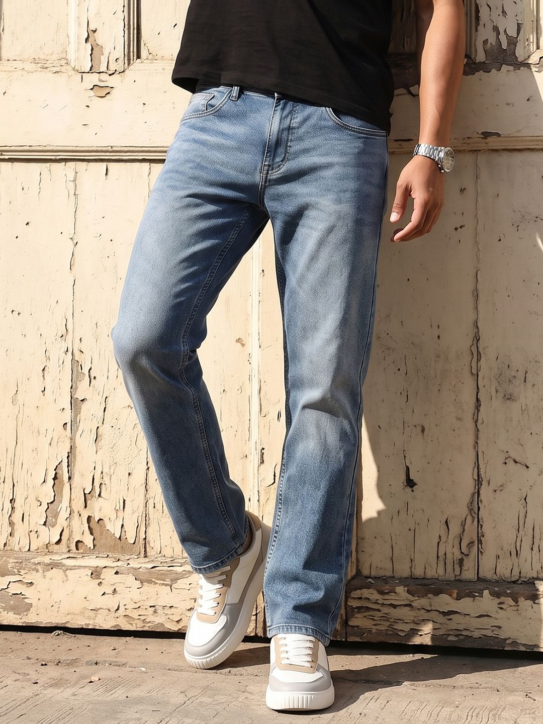 The Roadster Life Co. Men Straight Fit Light Fade Stretchable Jeans