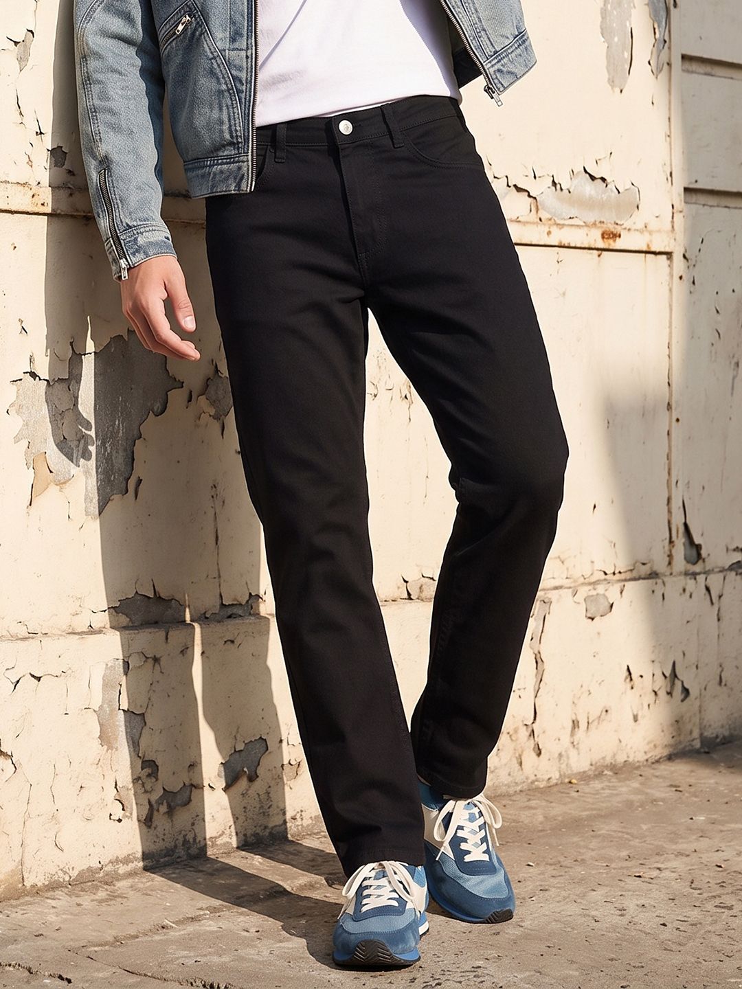 The Roadster Life Co. Men Straight Fit Stretchable Jeans