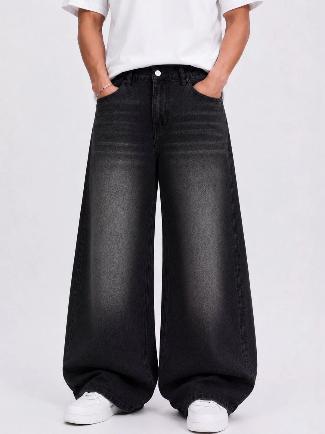 me Queen Men Mid-Rise Light Fade Ombre Jeans