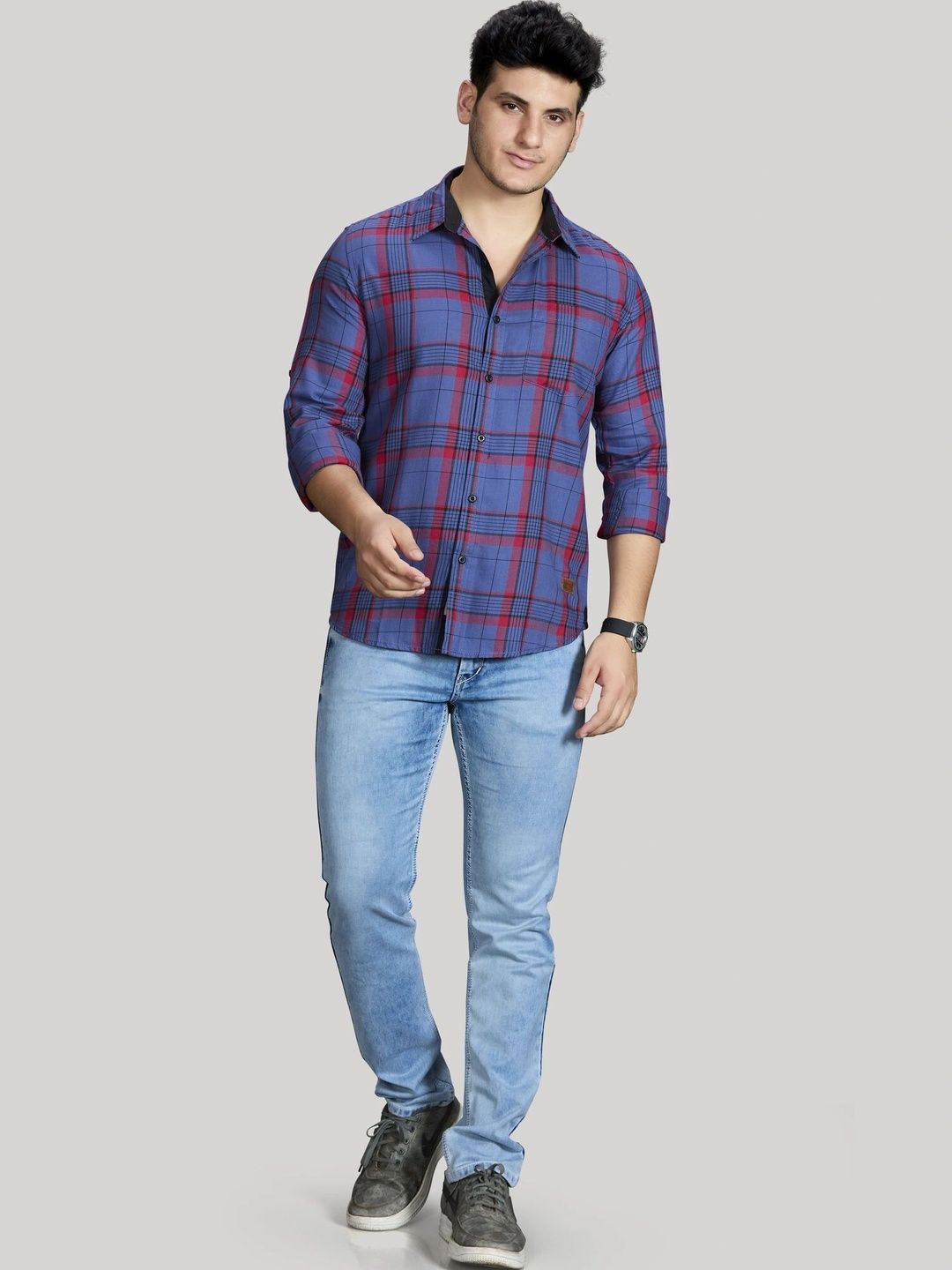 Roadster Men Checked Casual Shirt