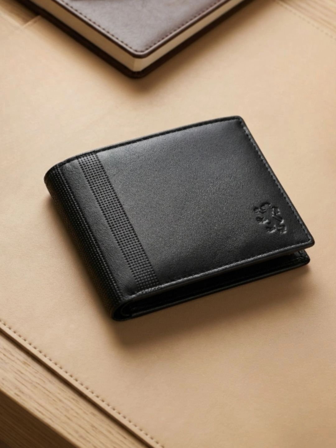 Red Tape Men Leather Two Fold Wallet