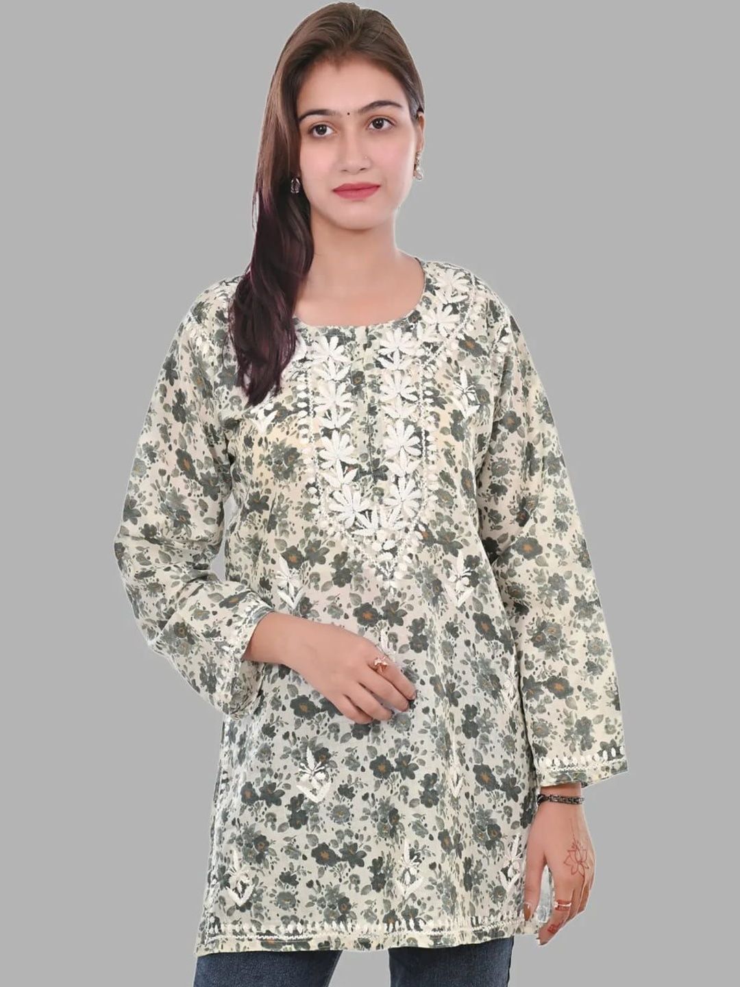 SA CHIKAN ARTS Floral Printed Thread Work Pure Cotton Blend Thread Work Kurti