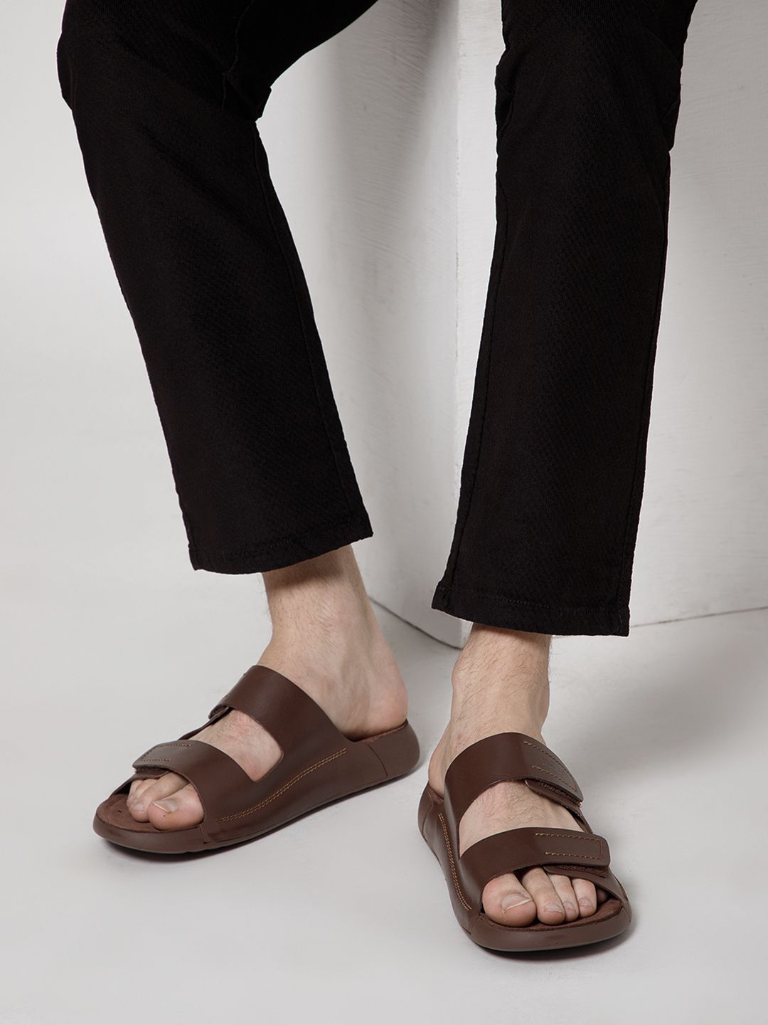 NoStrain Parallel Leather Sandals for men in Cookie Brown colour.