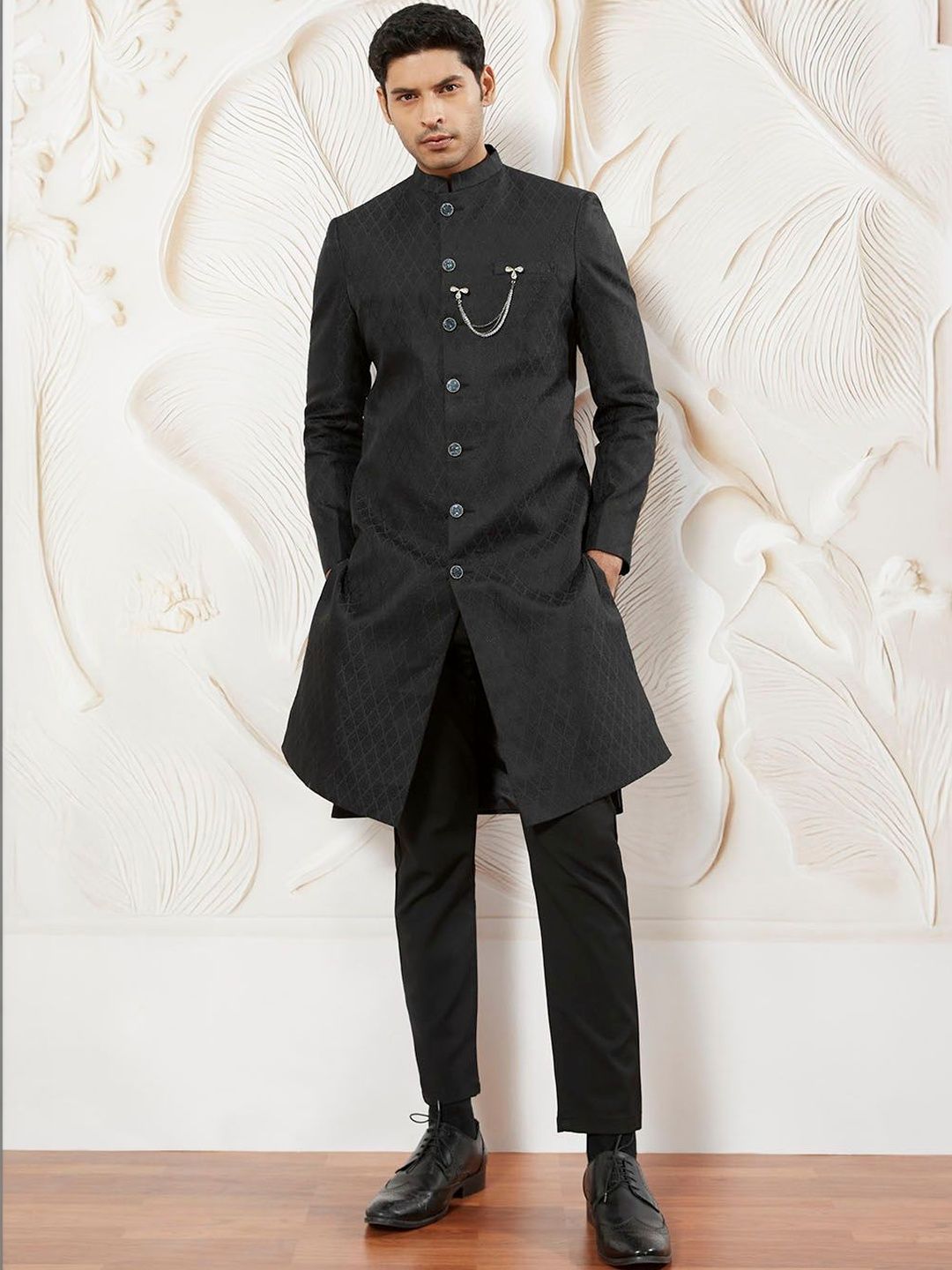 VASTRAMAY Embroidered Mandarin Collar Sherwani Set