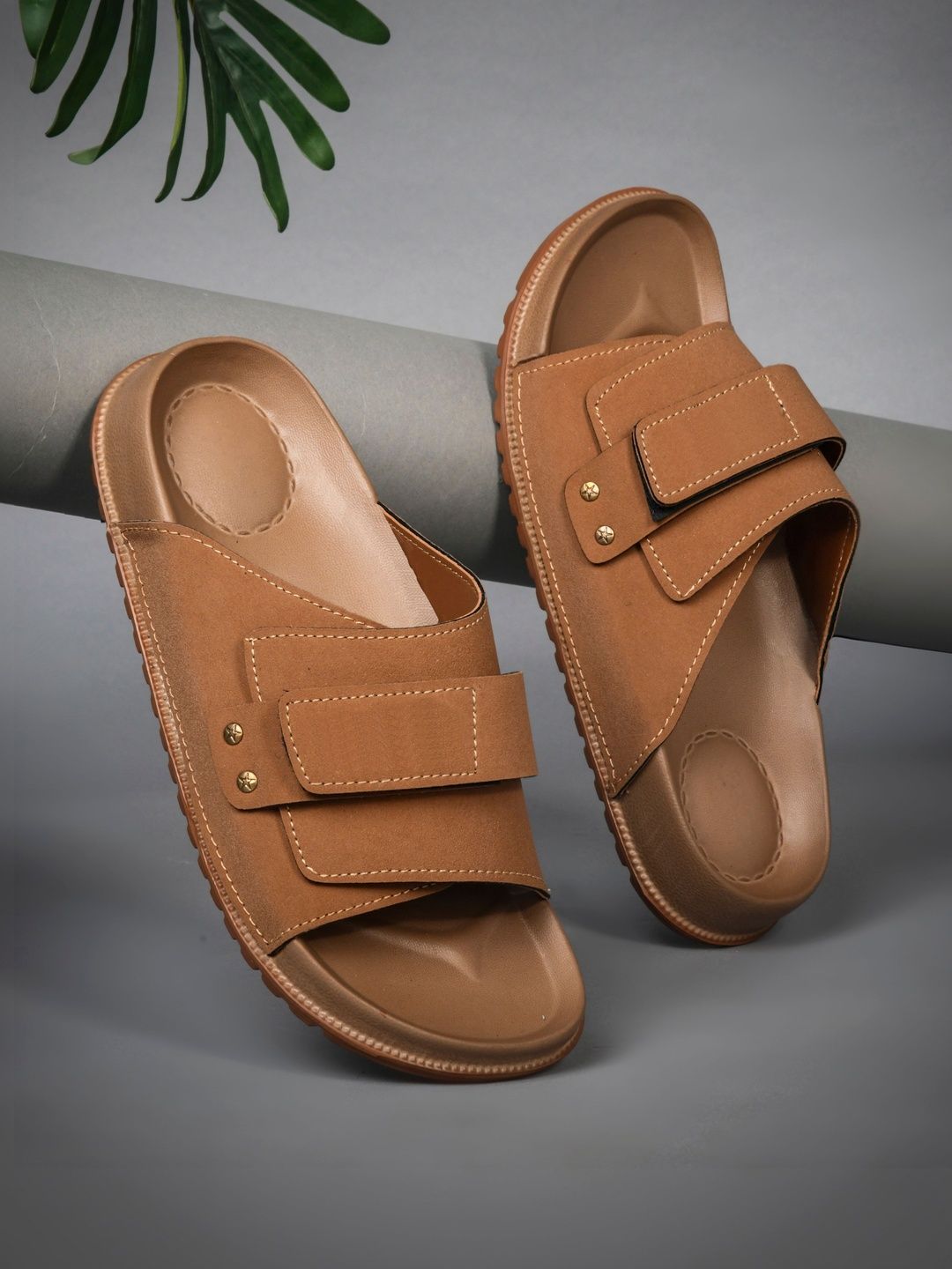 COGS Men Sliders
