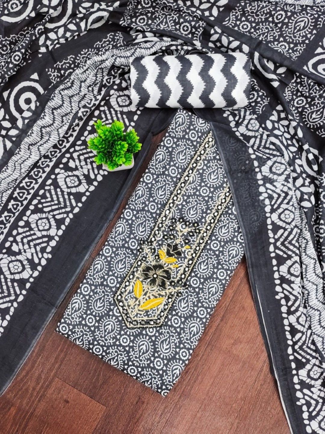 Dhaaga Ghar Printed Unstitched Dress Material