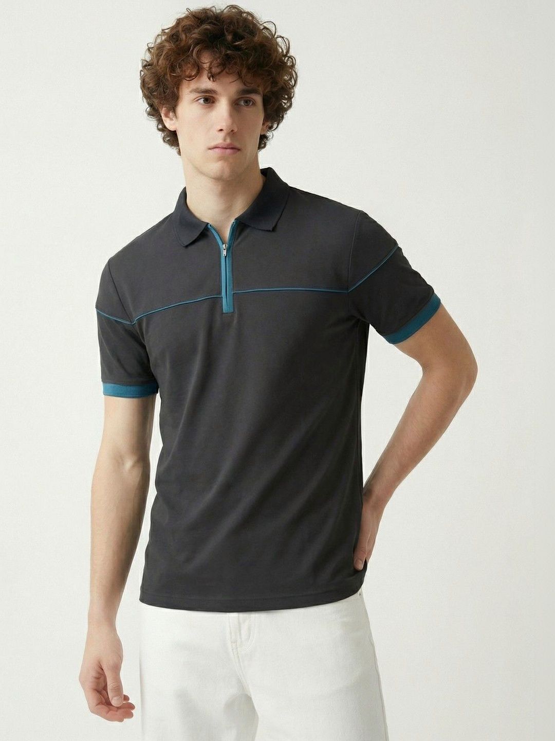 glitchez Men Colourblocked Polo Collar T-shirt