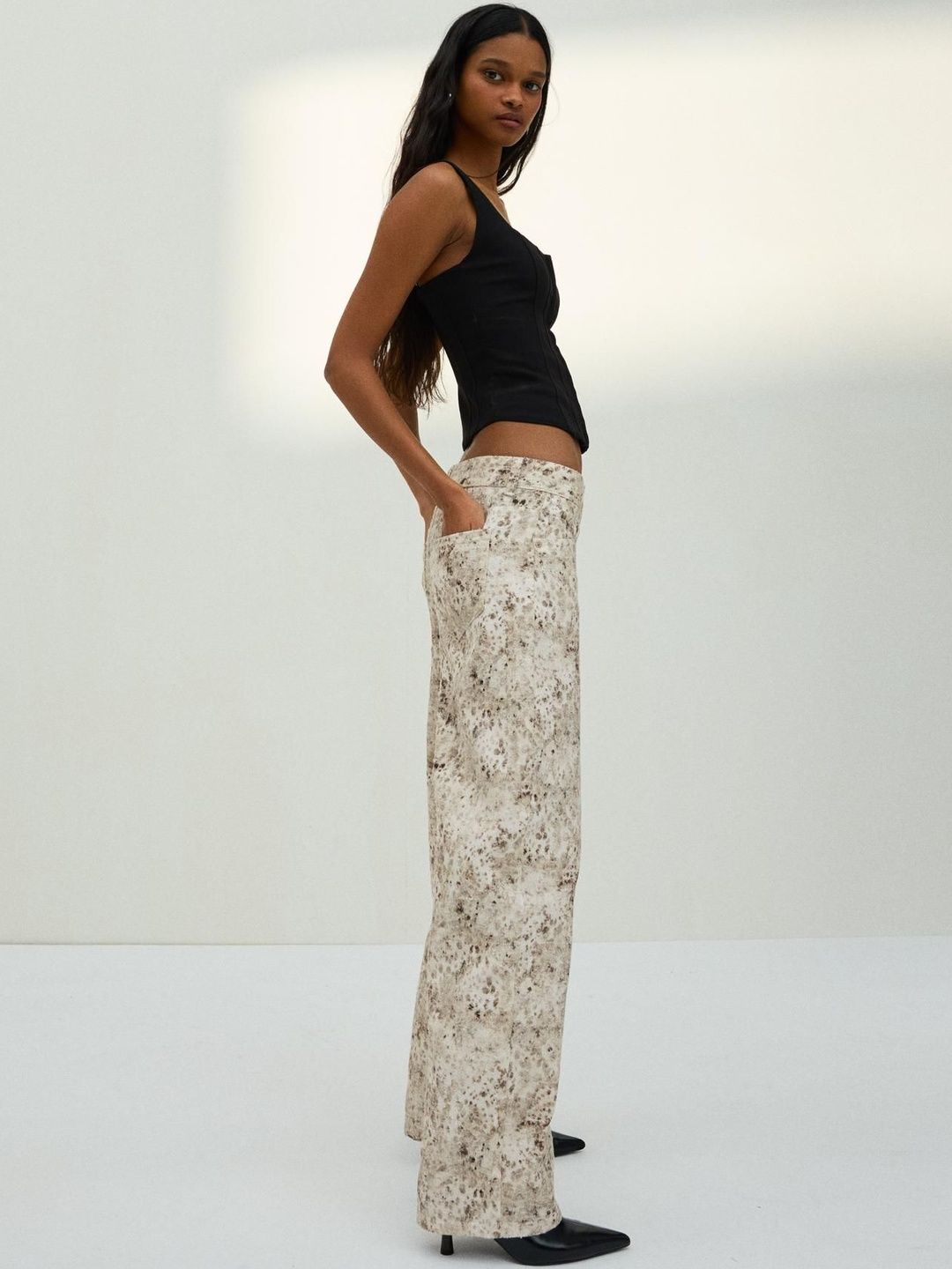Low-rise baggy textured print jeans