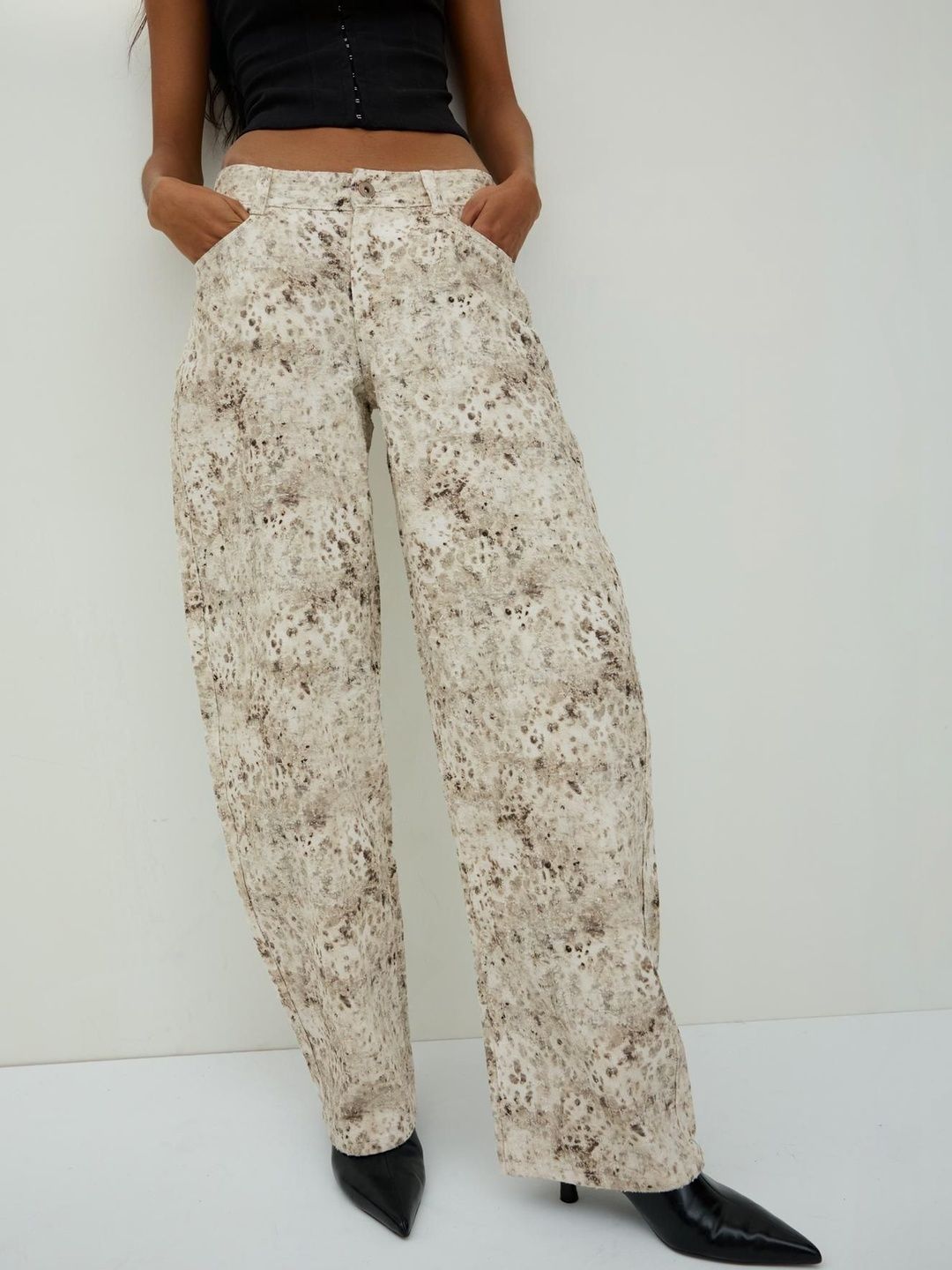 Low-rise baggy textured print jeans