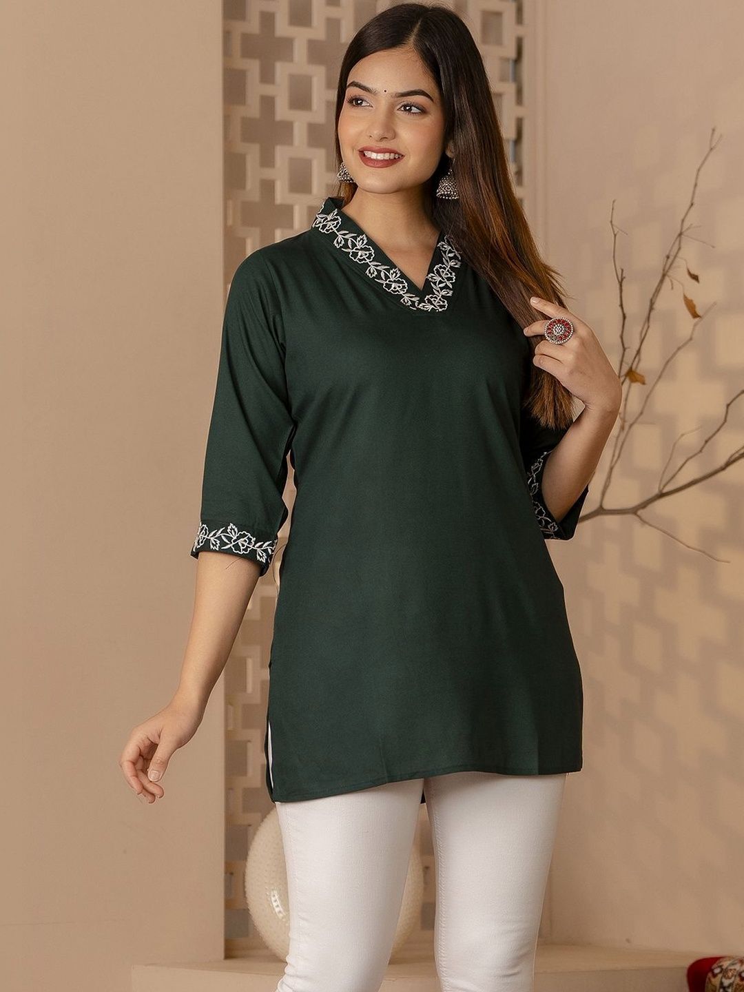 Sehrish Store Ethnic Motifs Embroidered V-Neck Thread Work Thread Work Kurti