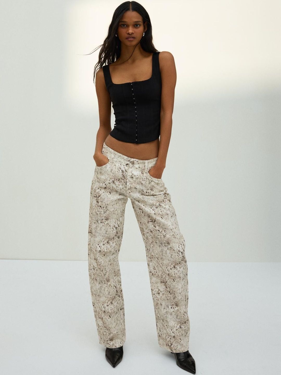 Low-rise baggy textured print jeans