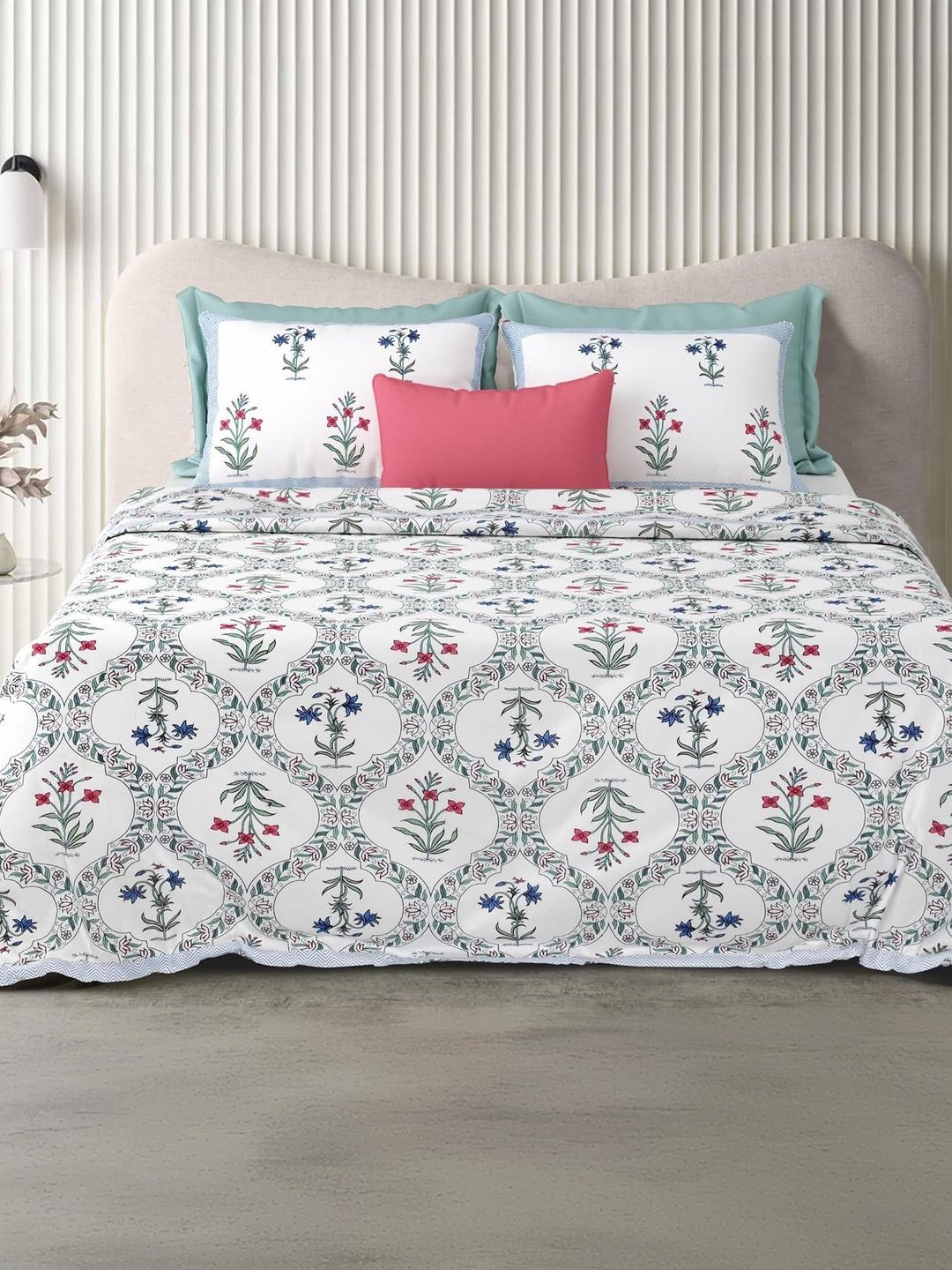 elanorhomes White Floral King Bedsheet with 2 Pillow Covers
