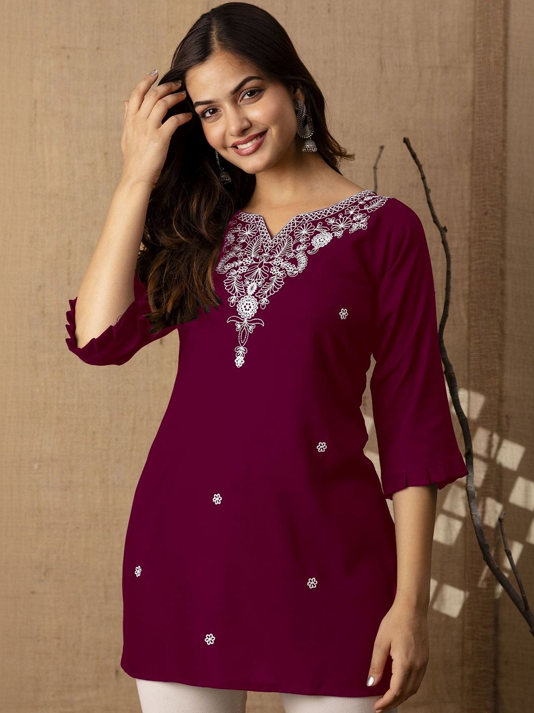 Sehrish Store Ethnic Motifs Embroidered V-Neck Thread Work Thread Work Kurti
