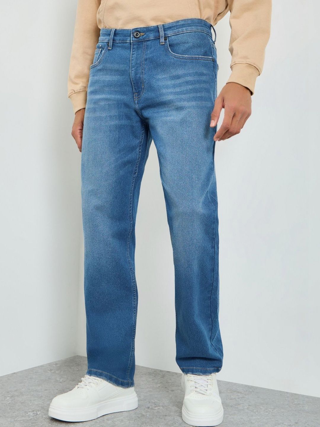 Styli Men Blue Medium Washed Relaxed Fit Mid-Rise Stretchable Denim Jeans