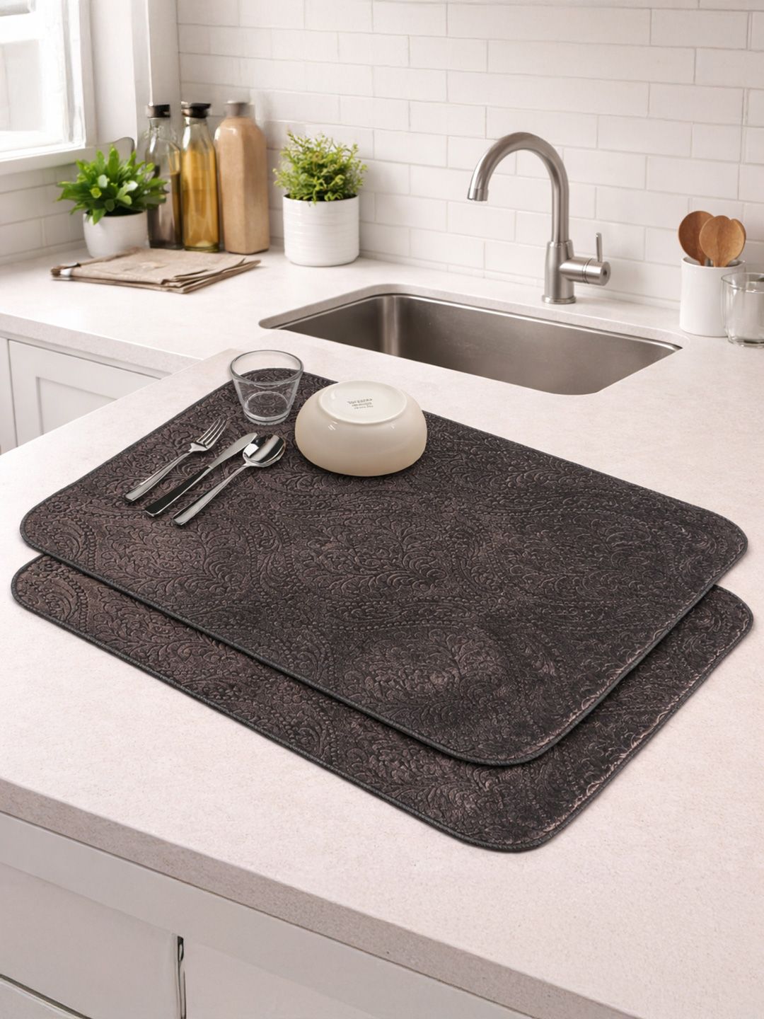 Aura Set of 2 Brown Anti-Skid Microfiber Water Absorbent Dish Drying Kitchen Mats 8x50 Cm